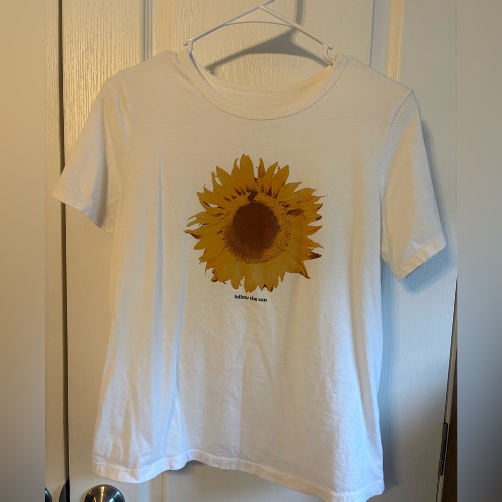 Old Navy White Tee with Sunflower Design